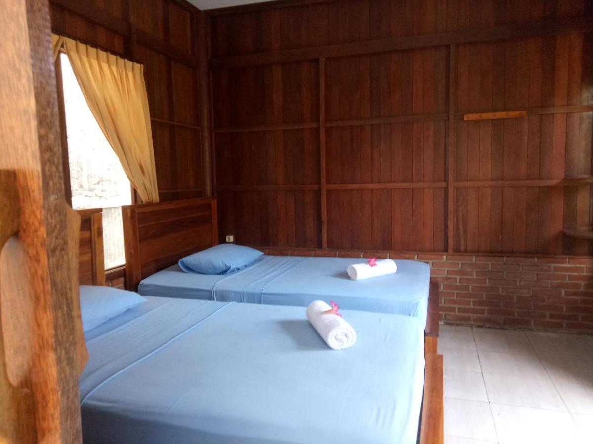 Khalisha Villa Airsatang Exterior photo